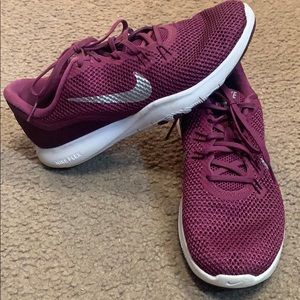Nike Women's Burgundy Athletic Shoes
